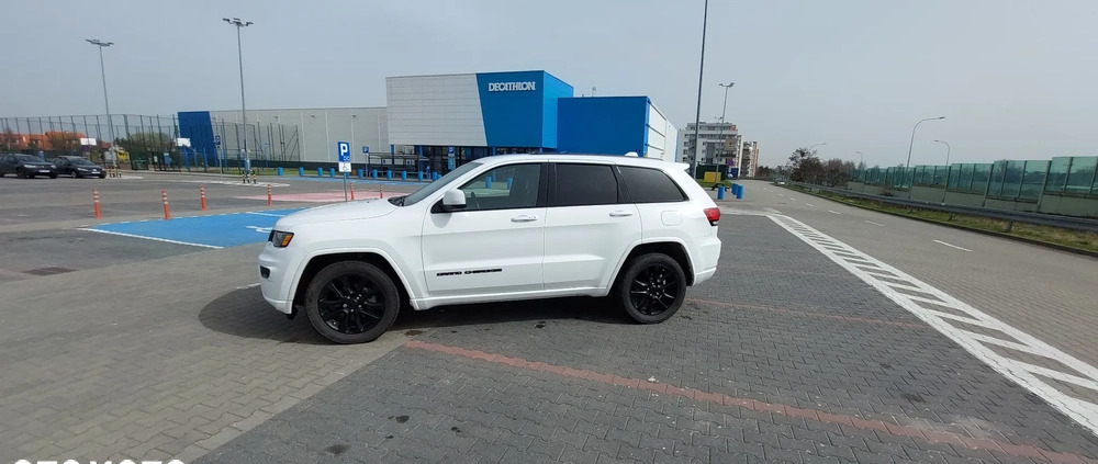 Jeep Grand Cherokee cena 110000 przebieg: 126500, rok produkcji 2019 z Sępopol małe 436